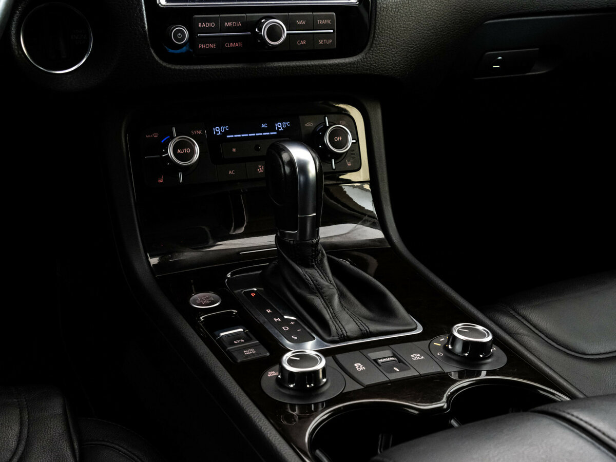 Volkswagen Touareg II, 2012 Фото №12