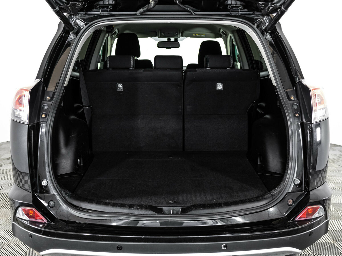 Toyota RAV4 IV (XA40) Рестайлинг, 2016 Фото №16