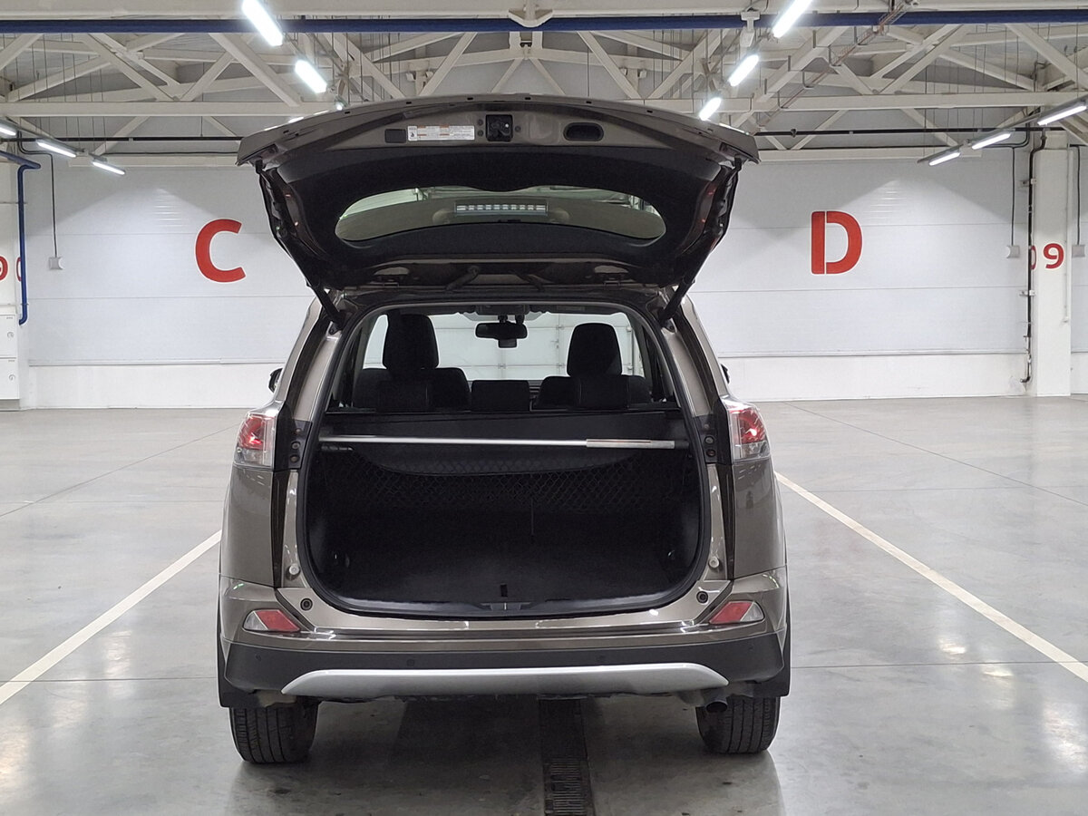 Toyota RAV4 IV (XA40) Рестайлинг, 2015 Фото №9