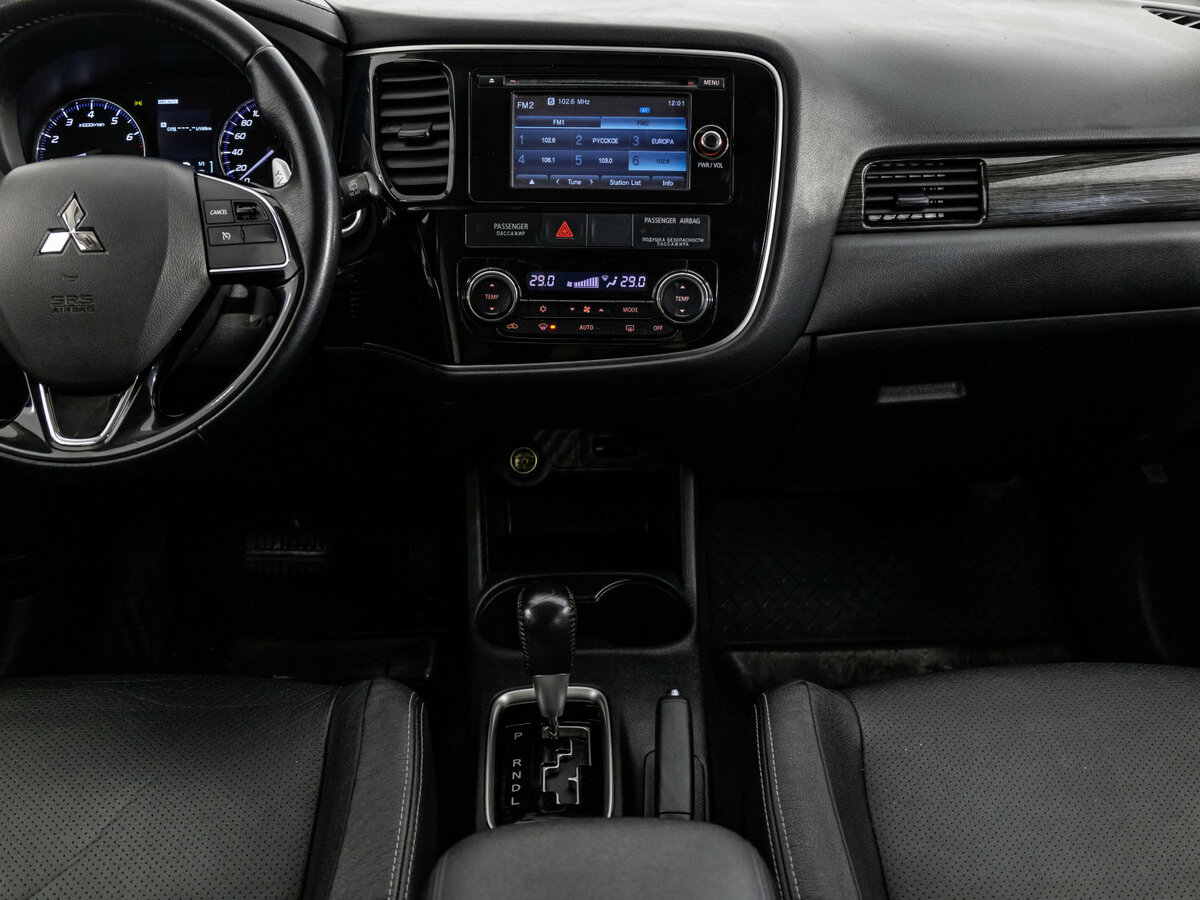 Mitsubishi Outlander III Рестайлинг 2, 2016 Фото №11