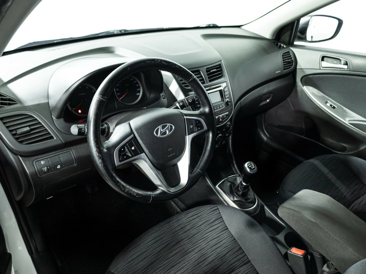 Hyundai Solaris I Рестайлинг, 2015 Фото №10